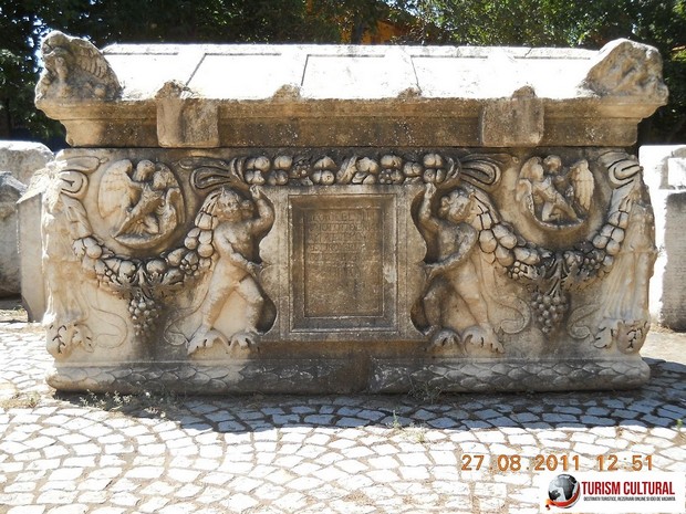 Turcia Aphrodisia sarcofage sculptate in piatra