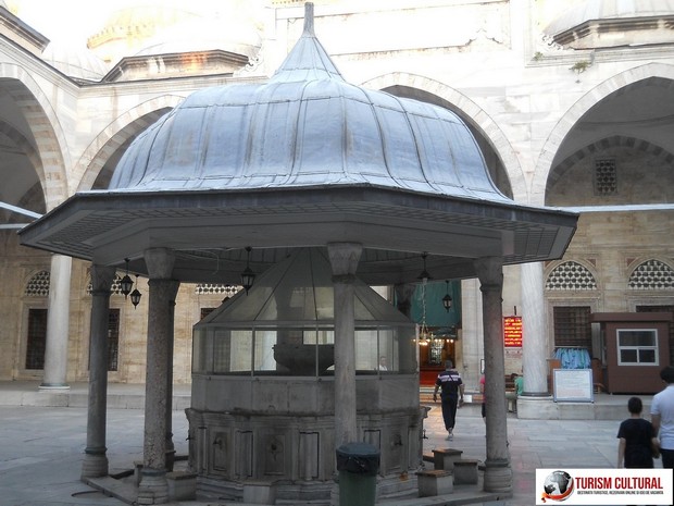 Turism Cultural - Turcia Istanbul Moscheea Sehzade fantana ablutiune