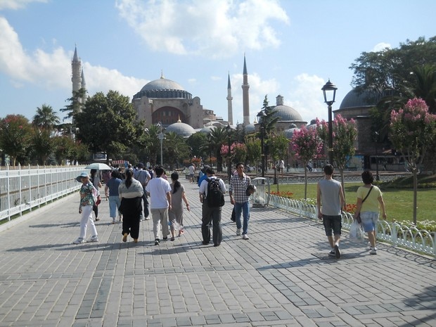 Turism Cultural - Istanbul Sfanta Sofia piata sultan Ahmet