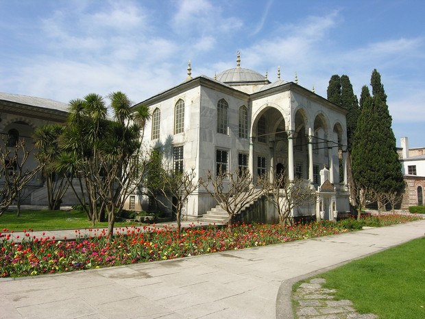 Turism Cultural - Turcia Istanbul Palatul Topkapi biblioteca Sultan Ahmed
