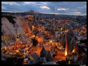Turism Cultural - Cappadocia Goreme noaptea